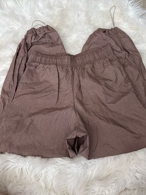Athleta Women's Elastic-Waist Linen-Feel Shorts in Mauve Brown